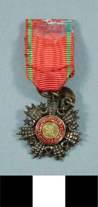 Thumbnail of Badge: Order of Medjidje (1971.15.2897)