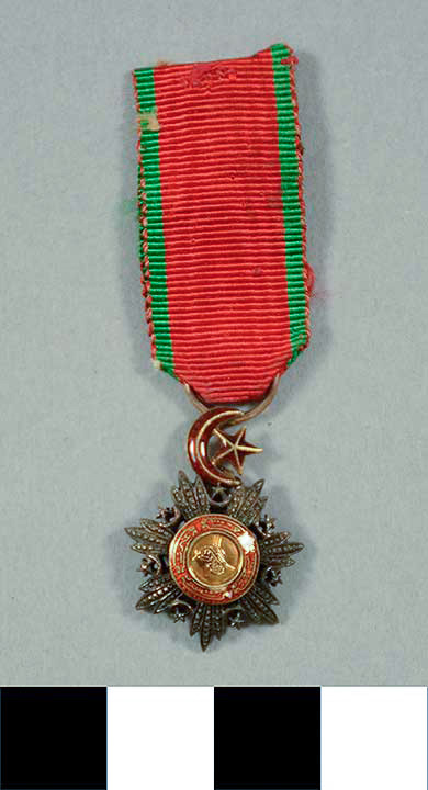 Thumbnail of Badge: Order of Medjidje (1971.15.2898)