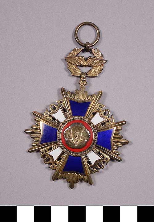 Thumbnail of Medal for Order of Civil Merit - Mugunghwa Award (1977.01.0334B)