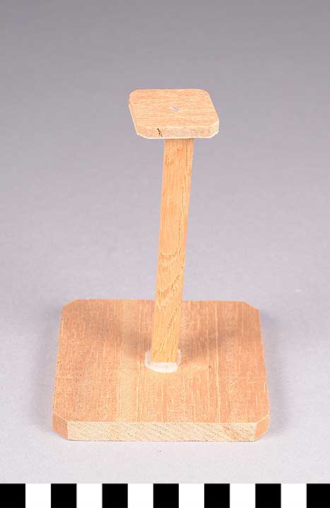 Thumbnail of Reproduction: Samurai Headdress Display Stand (1978.03.0001F)