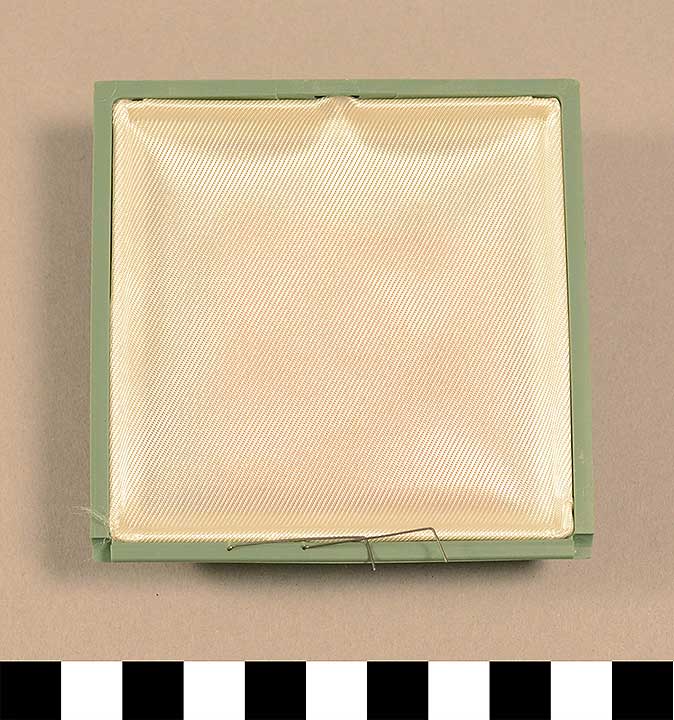 Thumbnail of Medal Case Lid: Lomonosov Award (1991.04.0016G)