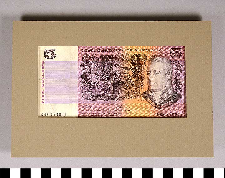 Thumbnail of Bank Note: Australia, 5 Dollars (1992.23.0076)