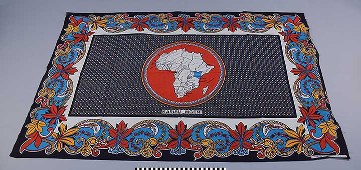 Thumbnail of Khanga, Multi-Use Textile (2013.05.0260)