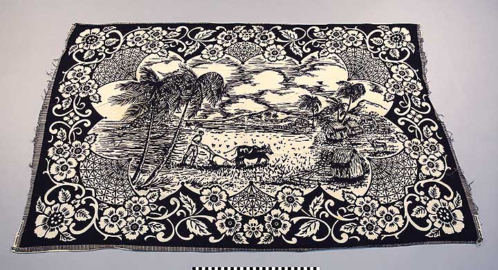 Thumbnail of Multi-Use Textile or Skirt (2013.05.0460)