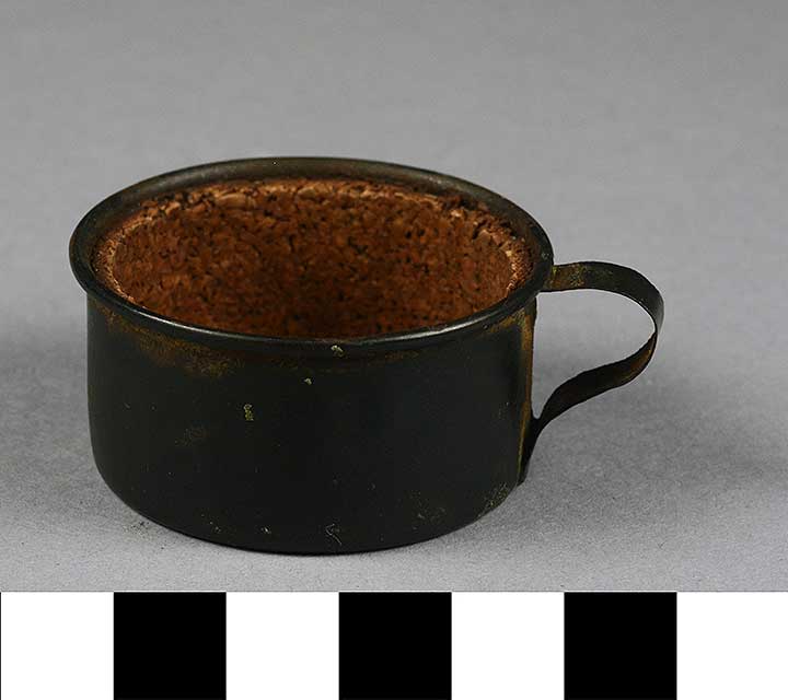 Thumbnail of Miniature Dinner Pail, Lid (2017.06.0133B)