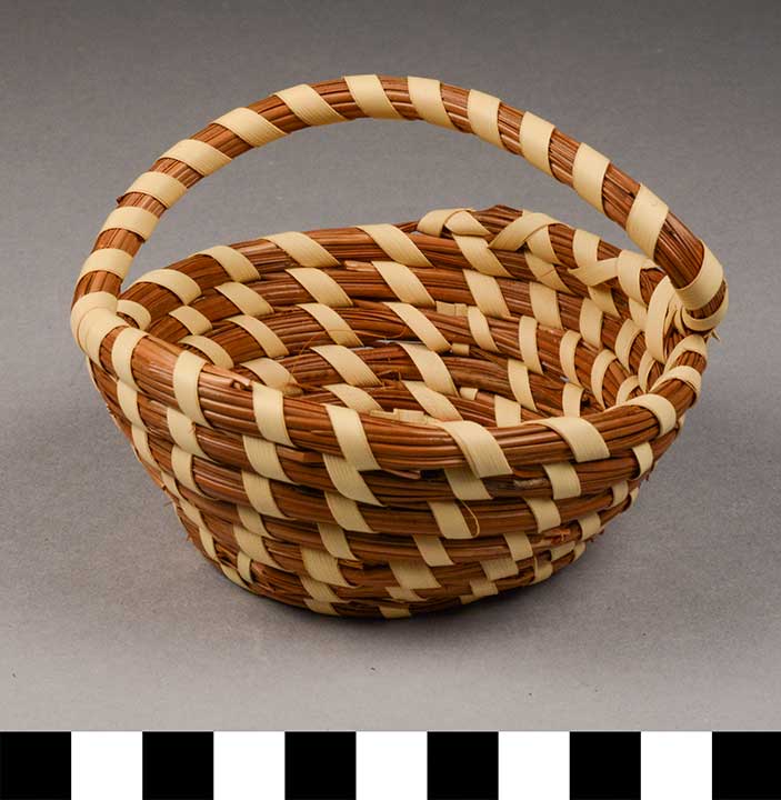 Thumbnail of Basket: Miniature ()