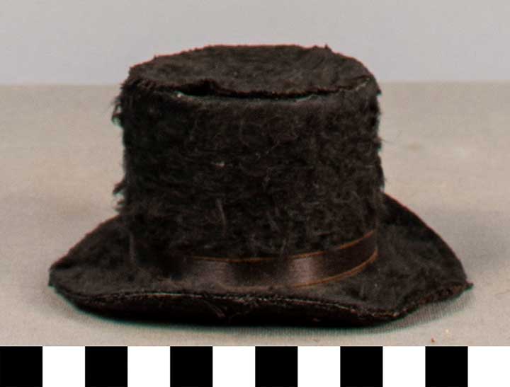 Thumbnail of Male Doll: Hat (1913.07.0019C)