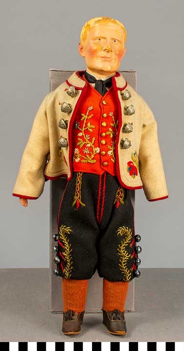 Thumbnail of Male Doll: Hardanger (Norway) (1913.07.0039A)