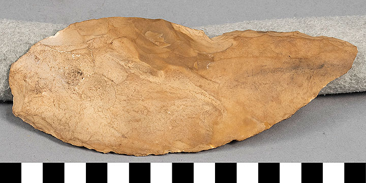 Thumbnail of Stone Tool: Flat Bifacial Scraper (1924.02.0812)