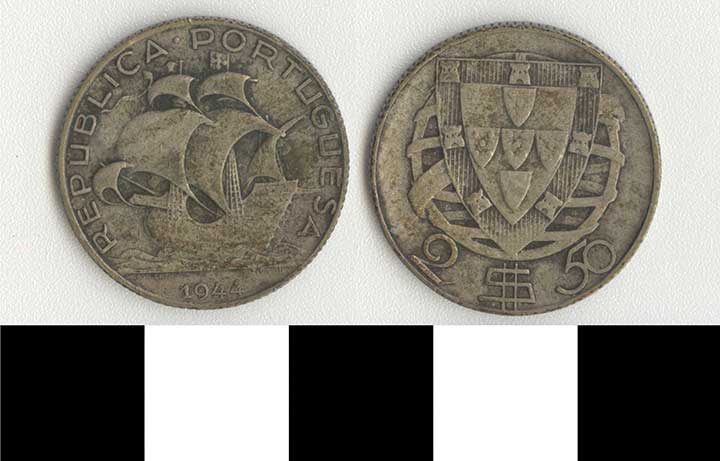 Thumbnail of Coin: Portuguese Republic, 2.50 Escudos (1998.03.0044)