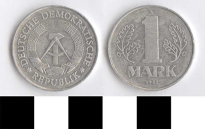 Thumbnail of Coin: East Germany, 1 Mark (1998.03.0523)
