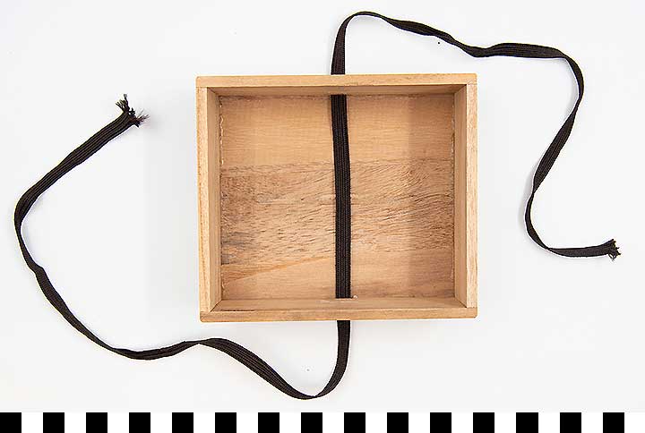 Thumbnail of Box for Okimono (2001.07.0010B)