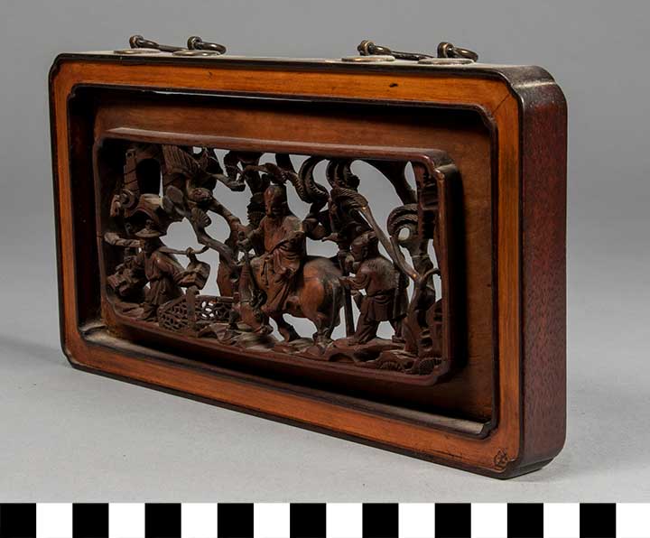 Thumbnail of Hanging Carved Scene (2020.06.0068)