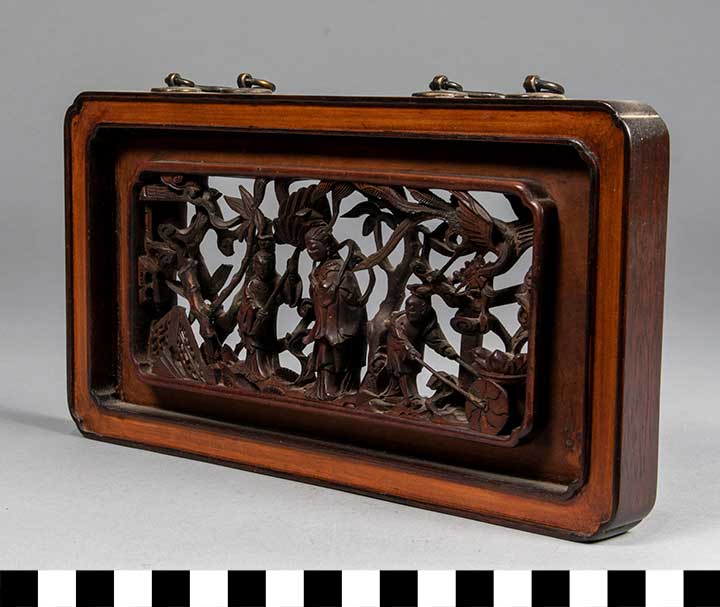 Thumbnail of Hanging Carved Scene (2020.06.0069)