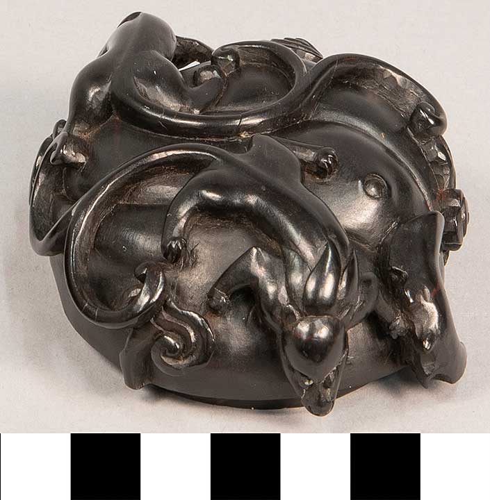 Thumbnail of Container with Dragons: Top (2020.06.0117B)