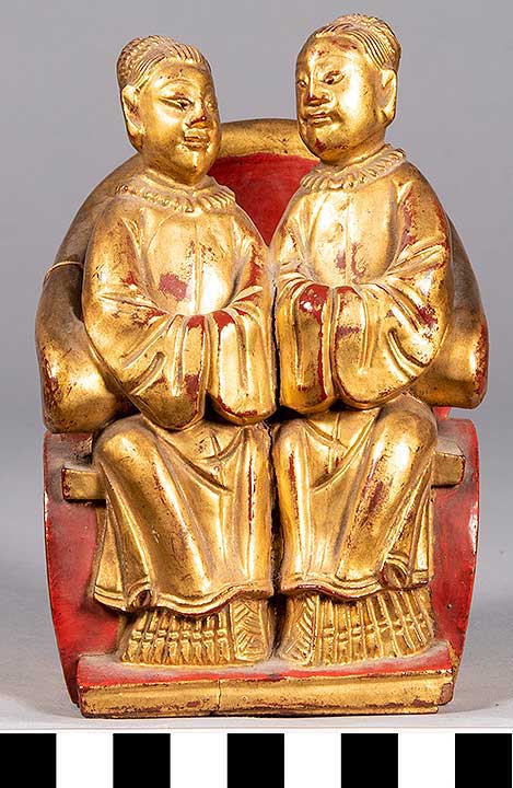 Thumbnail of Two Gold Seated Figures (2020.06.0260)