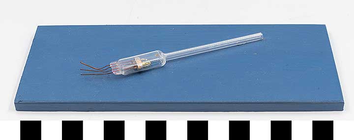 Thumbnail of Early Transistor (1985.07.0004)