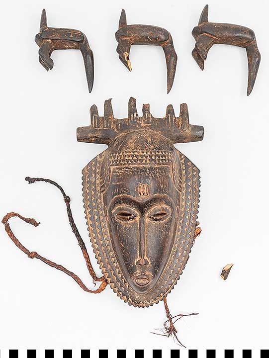 Thumbnail of Mask (2009.05.0203)
