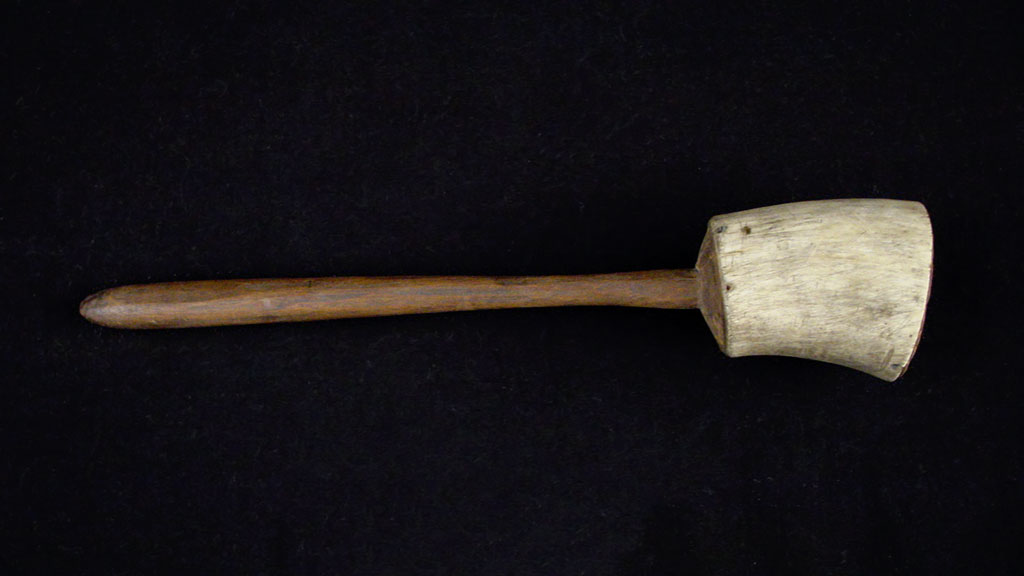 wooden mallet/hammer type object