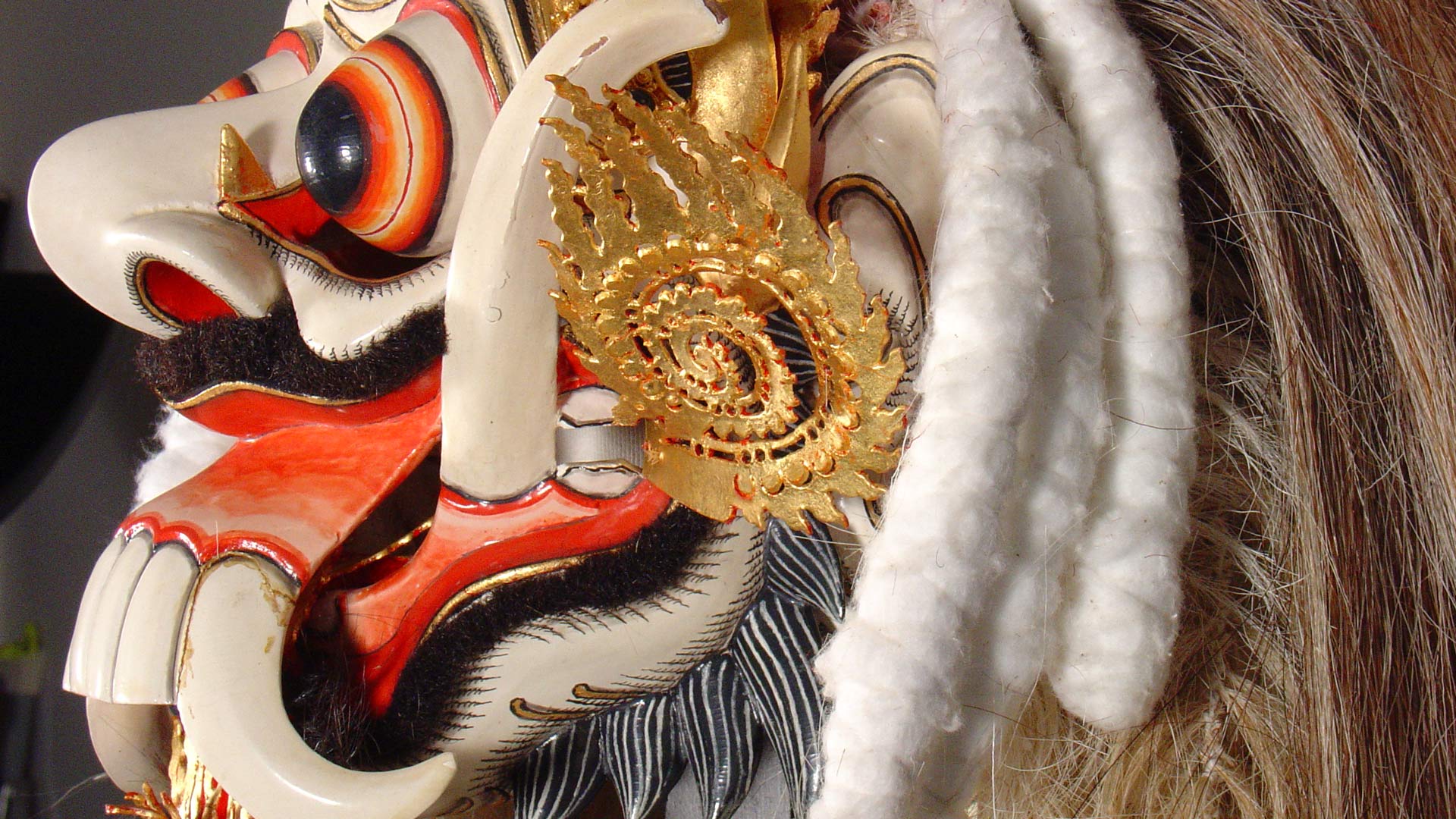 A shot of the hair and braids on the mask.