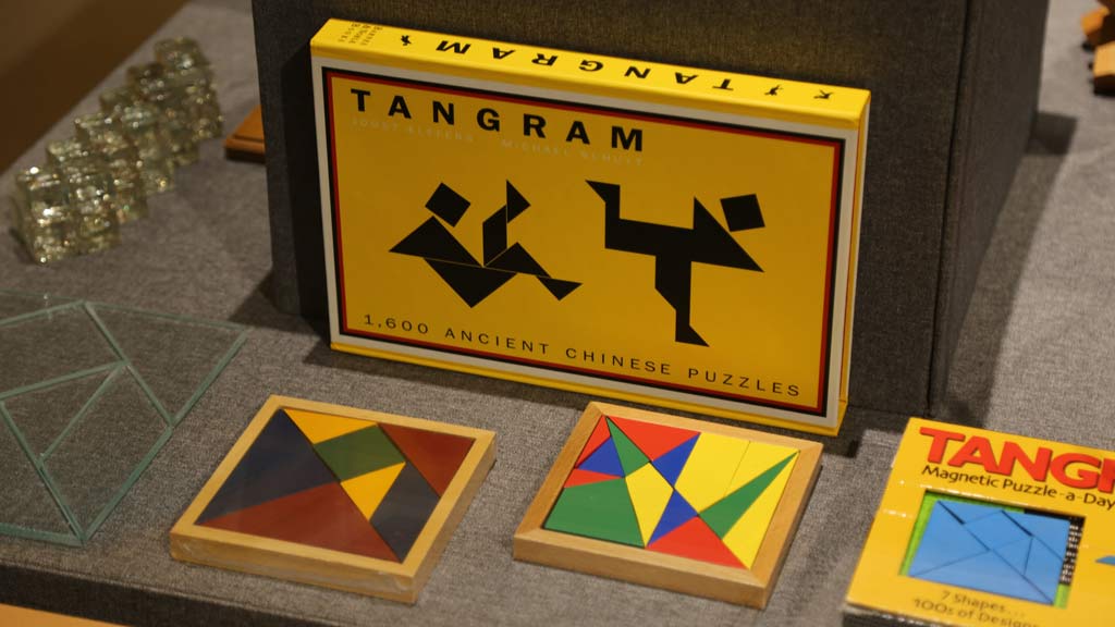 tangram puzzle game case