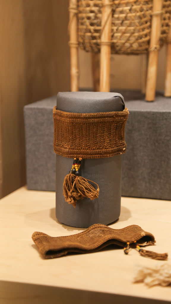 borwn woven bracelet	