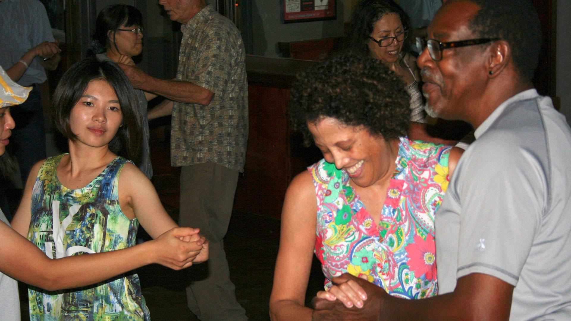 couples dancing