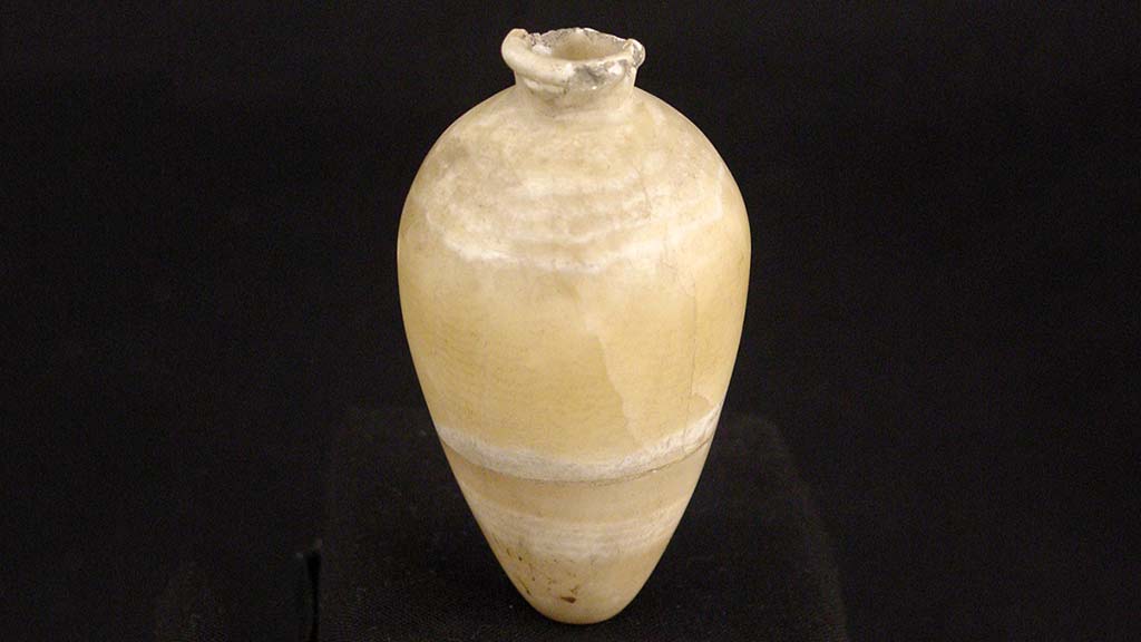 round tapered alabaster vessel
