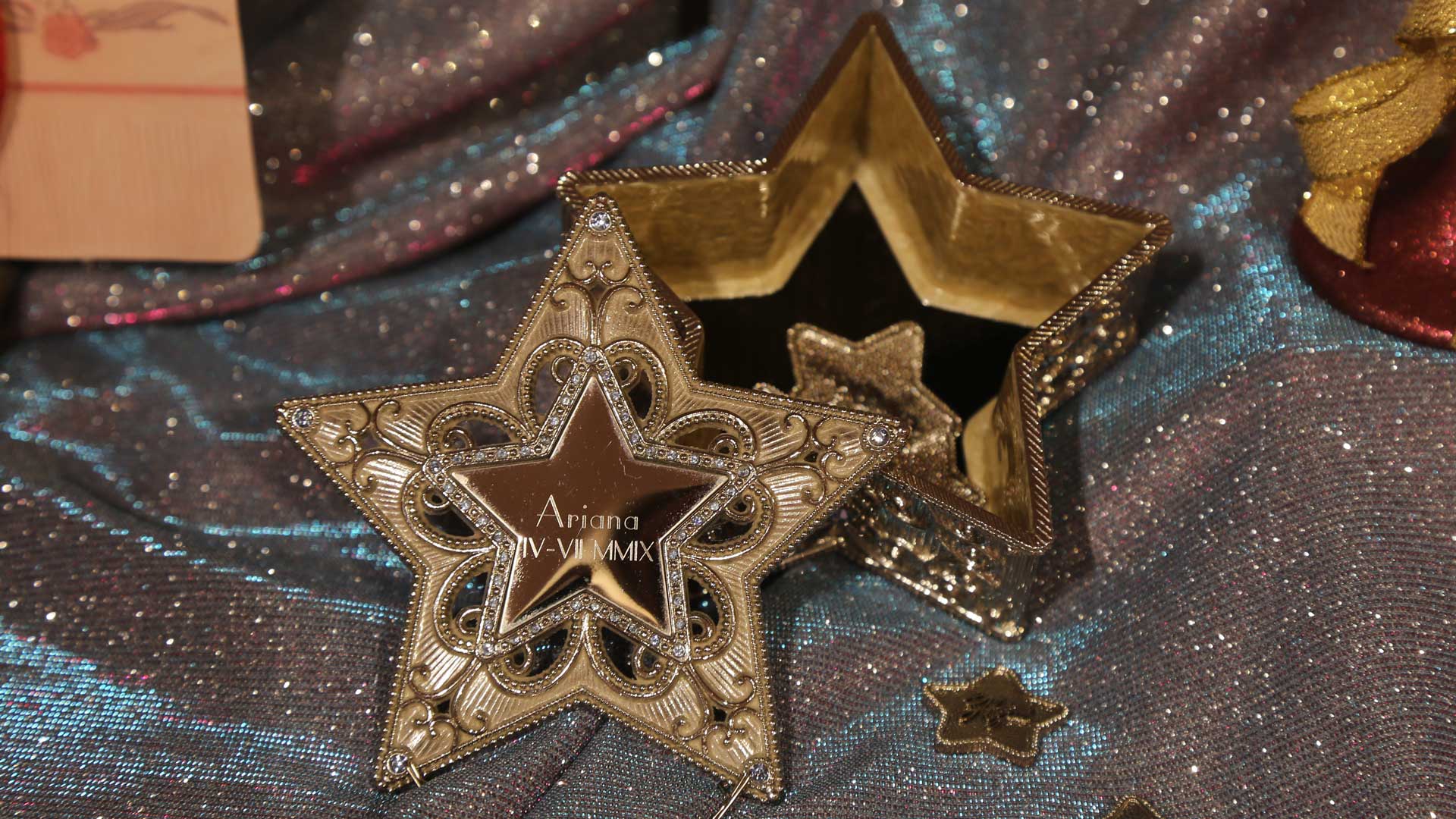 engraved star shaped box
