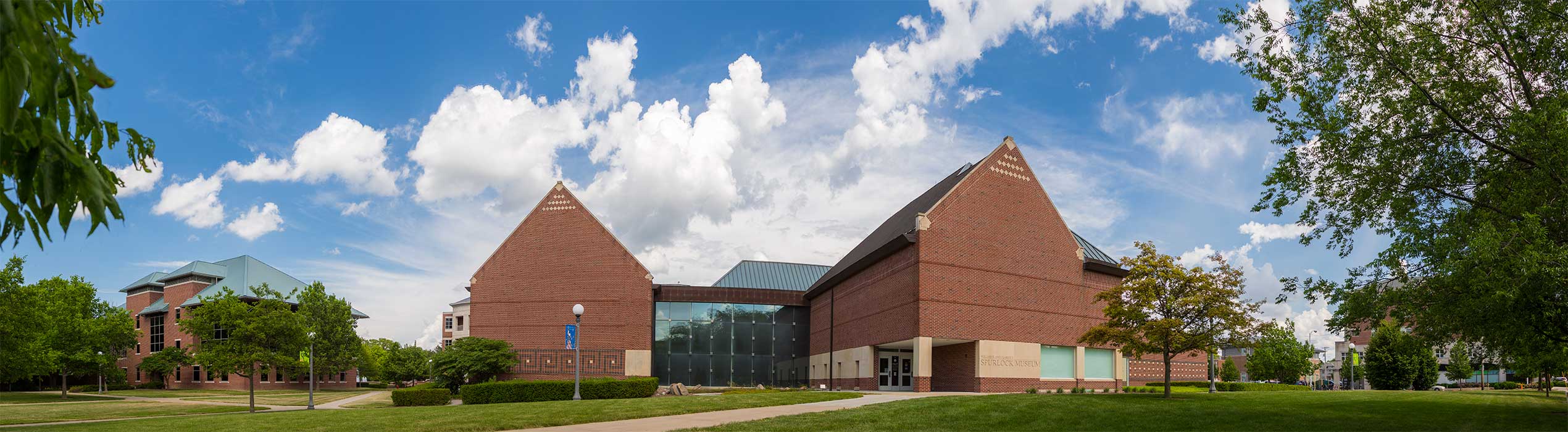 Outdoor photo of Spurlock Museum in autumn